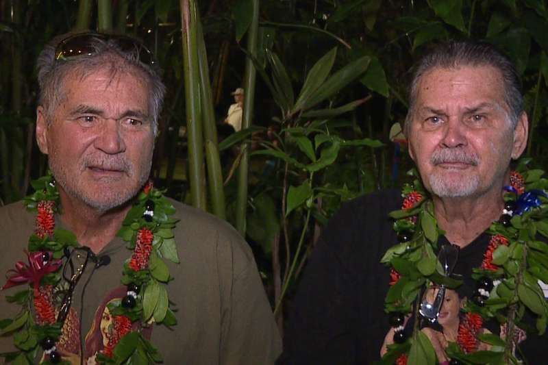 相識60年的好友羅賓遜（Alex Robinson）（左）與麥克法蘭（Walter Macfarlane）發現是彼此的兄弟。（美聯社）