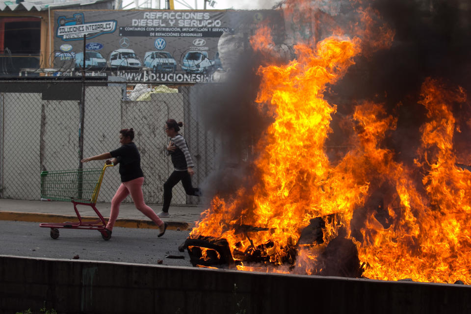 FOTOS: Caos y saqueos por operativo policíaco en San Juanico