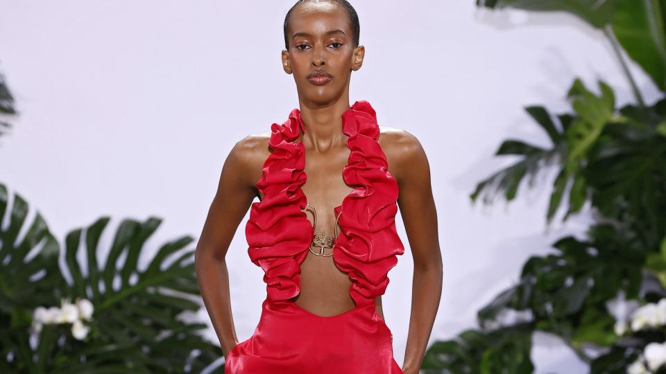 genny runway milan fashion week womenswear springsummer 2024