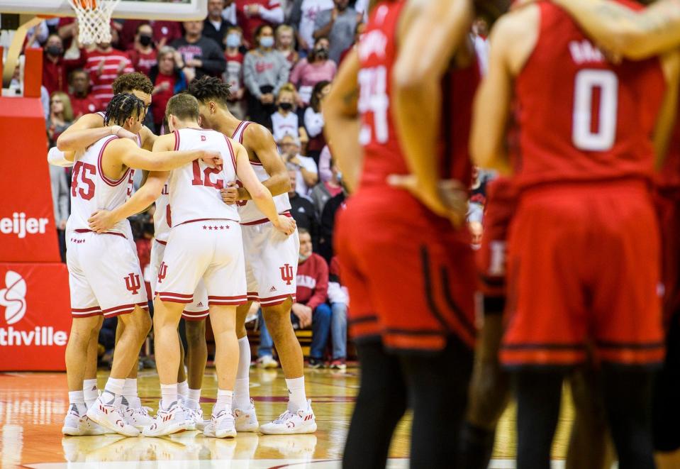 The Hoosiers huddle up before the Indiana versus Rutgers men's basketball game at Simon Skjodt Assembly Hall on Wednesday, March 1, 2022.