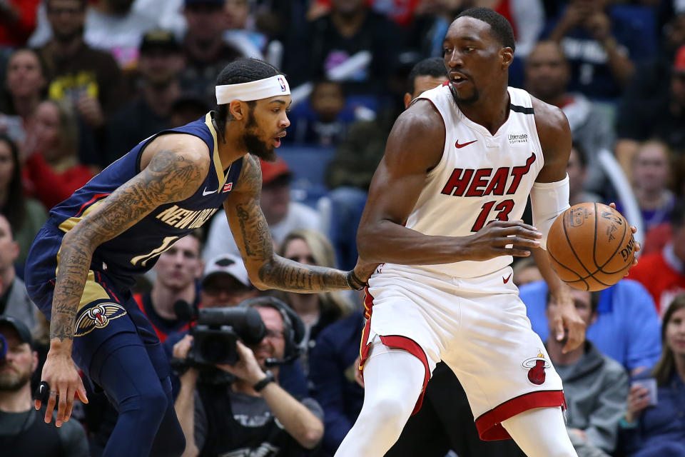 Bam Adebayo（圖右持球者）與Brandon Ingram。（Photo by Jonathan Bachman/Getty Images）