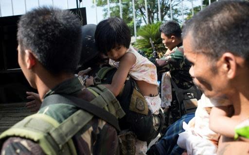 Desperation builds for civilians in war-torn Philippine city