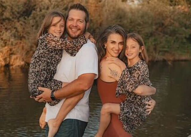 <p>Courtesy of Nicole Giamundo</p> Nicole Giamundo, Jordon Smith and their identical twin daughters Adalynn and Nora.