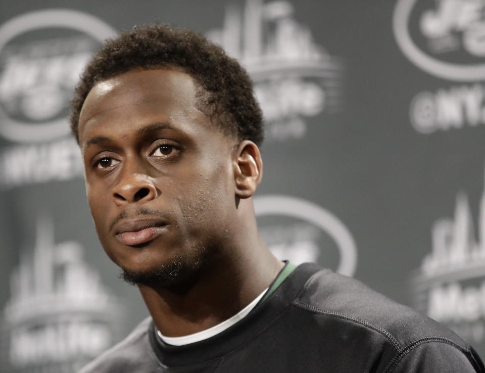 FILE - In this Oct. 23, 2016, file photo, New York Jets quarterback Geno Smith answers questions during an interview after the Jets beat the Baltimore Ravens 24-16 in an NFL football game in East Rutherford, N.J. A person familiar with the decision tells The Associated Press that quarterback Geno Smith has agreed to terms with the New York Giants. Like receiver Brandon Marshall last week, Smith is leaving the Jets but remaining in the same stadium. The person spoke on condition of anonymity because the deal has not been announced. (AP Photo/Frank Franklin II, File)