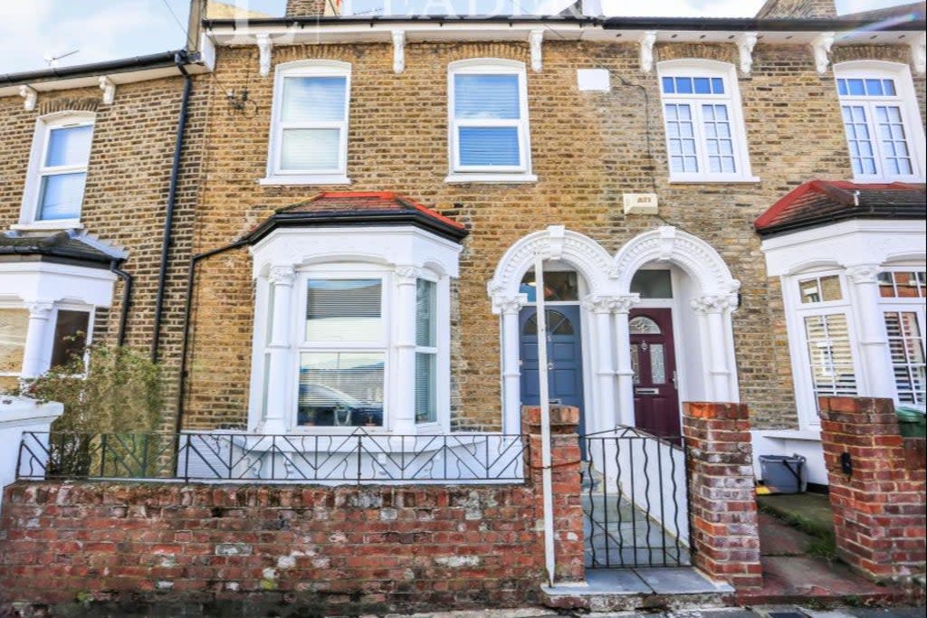 A double room in this five-bedroom house in Brockley, Lewisham,  costs £800 a month. Through Leaders  (Rightmove)