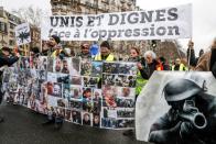 Déjà dénoncées lors de l’acte 10 du mouvement, les violences policières se trouvent au centre du 12è week-end de mobilisation des gilets jaunes. Le 2 février, une semaine après la blessure de Jérôme Rodrigues par un LBD, plusieurs dizaines de milliers de manifestants descendent alors dans la rue, dont près de 10 000 à Toulouse, devenu l’un des épicentres de la contestation.