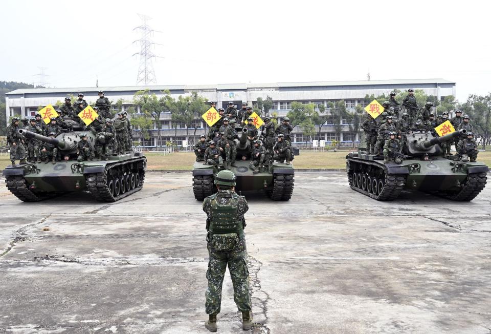 Taiwan army soldiers M60 tank