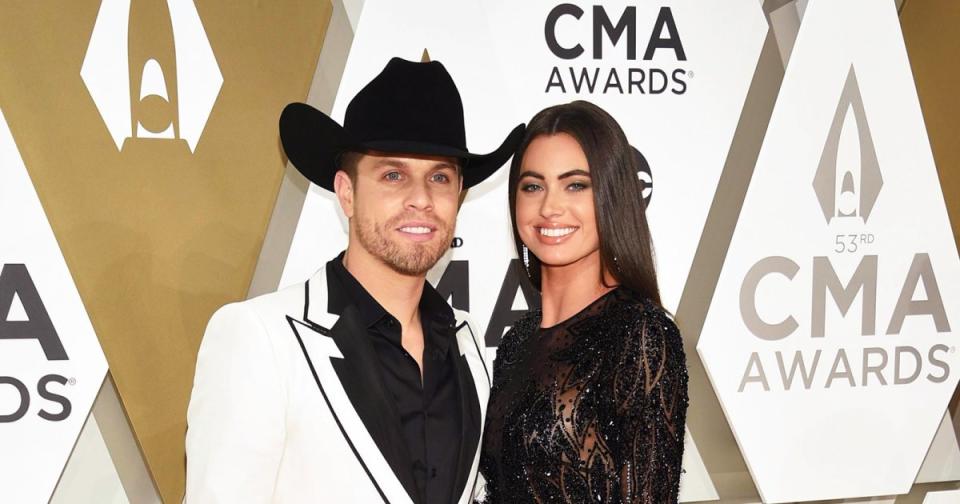 Dustin Lynch Met His Girlfriend Kelli Seymour by Sliding Into Her