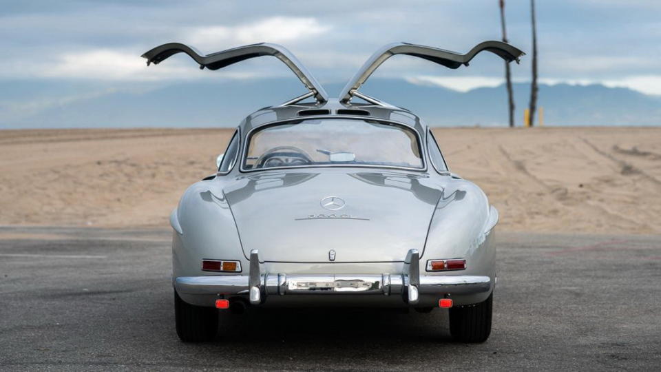 <em>圖 / 這輛Mercedes-Benz 300SL Gullwing已於上週末在蘇富比拍賣，預估價格將在100萬美元至140萬美元之間。</em>