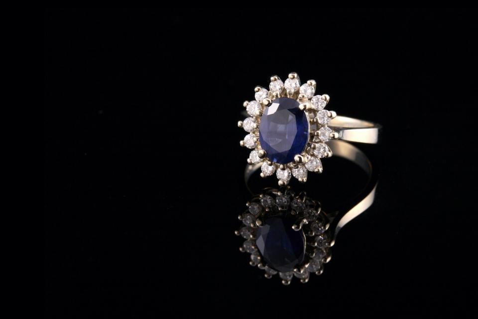 sapphire engagement ring