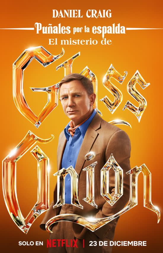 Cartel promocional de Puñales por la espalda: el misterio de Glass Onion, con Daniel Craig en la imagen