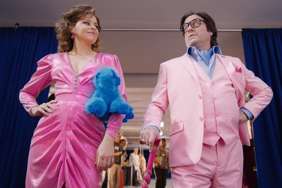 Elizabeth Banks and Zach Galifianakis in 'The Beanie Bubble.'