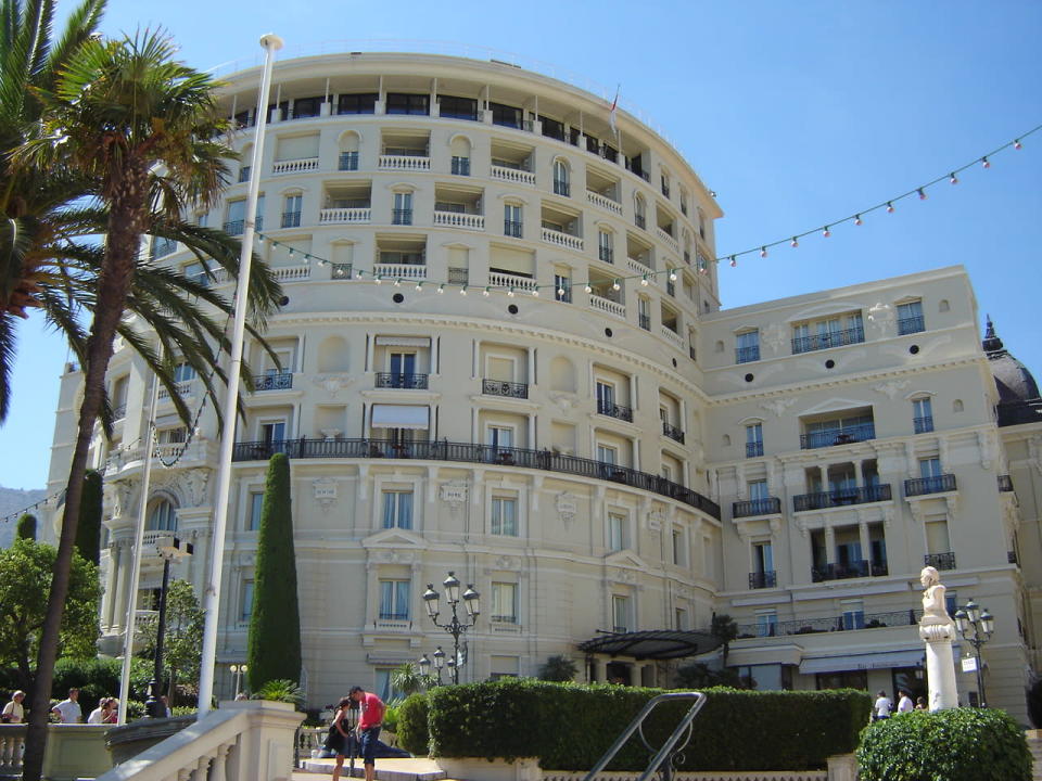 <p>En este ala se ubica precisamente la suite Princesa Grace. La ampliación del Hotel de París formaba parte de las obras de renovación de Mónaco que han durado cuatro años y costado más de 700 millones de euros. (Foto: Wikimedia Commons). </p>