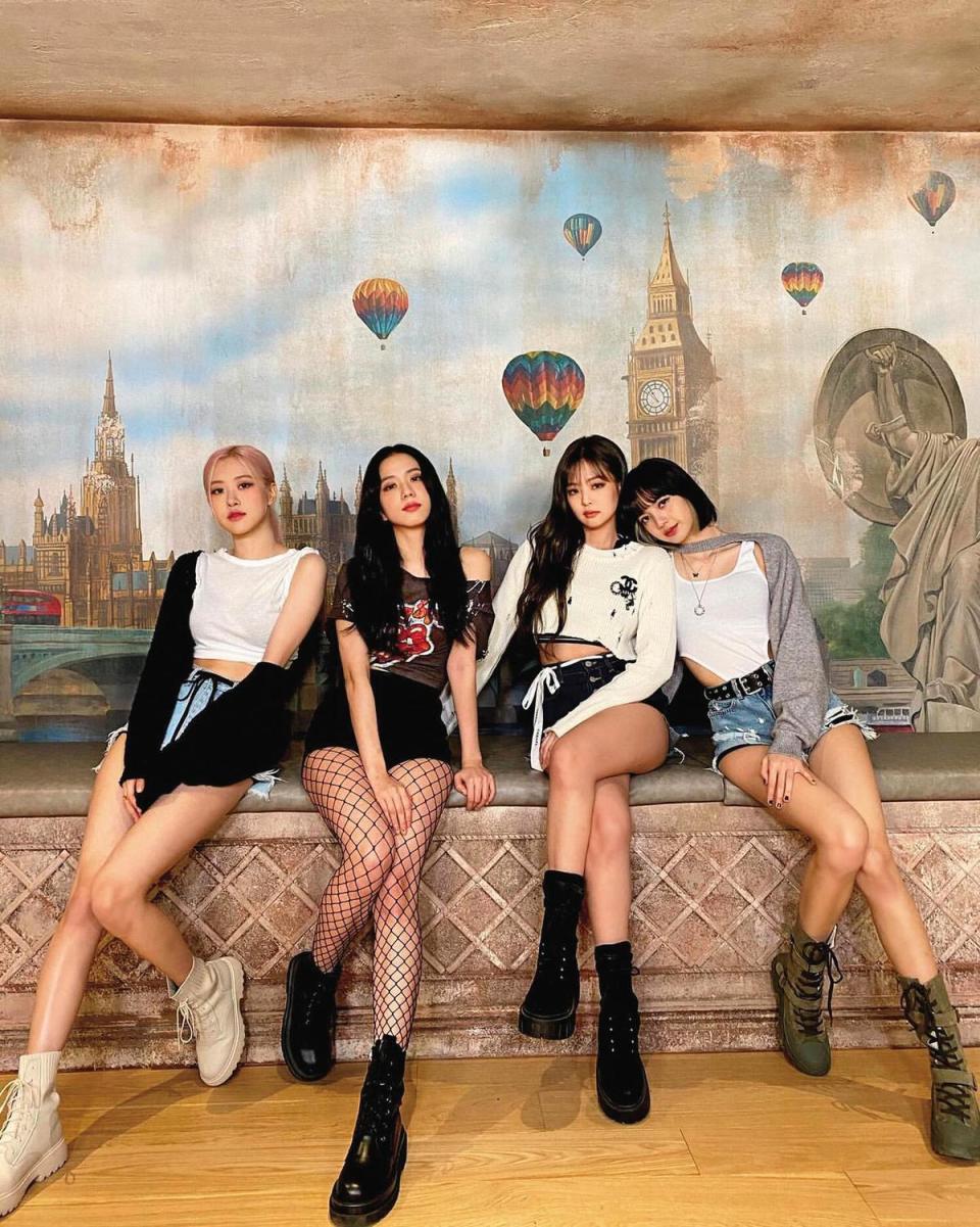 BLACKPINK 4位成員講話方式、走路方式和打扮風格都不同，團體合作卻互補得很完美。（翻攝自blackpinkofficial IG）