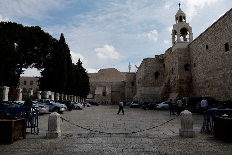 Der Platz vor der Geburtskirche in Bethlehem: leergefegt. Der Konflikt wirkt sich im israelisch besetzten Westjordanland verheerend auf den Tourismussektor aus.