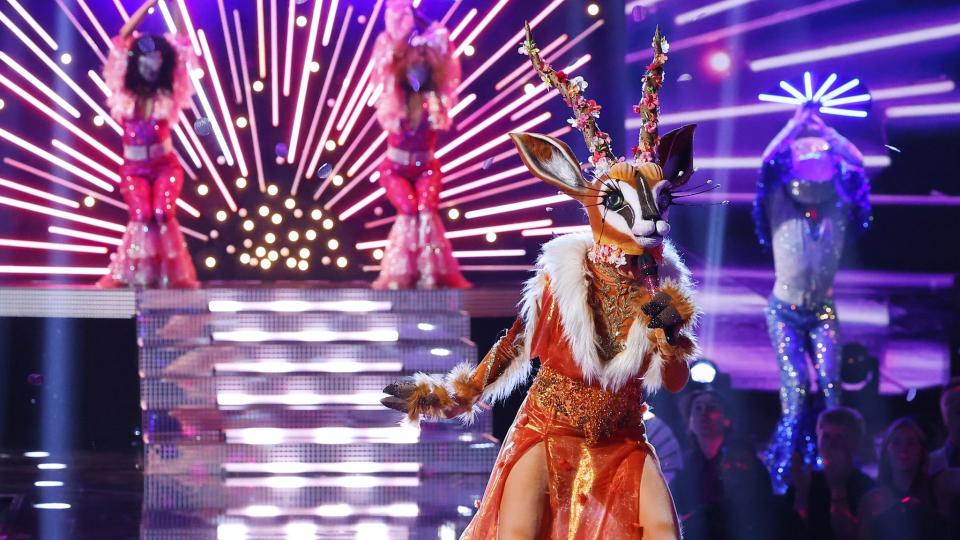 THE MASKED SINGER: Gazelle in the “Disco Night” episode of THE MASKED SINGER airing Wednesday, Nov. 29 (8:00-9:02 PM ET/PT ) on FOX. CR: Trea Patton / FOX. ©2023 FOX Media LLC.