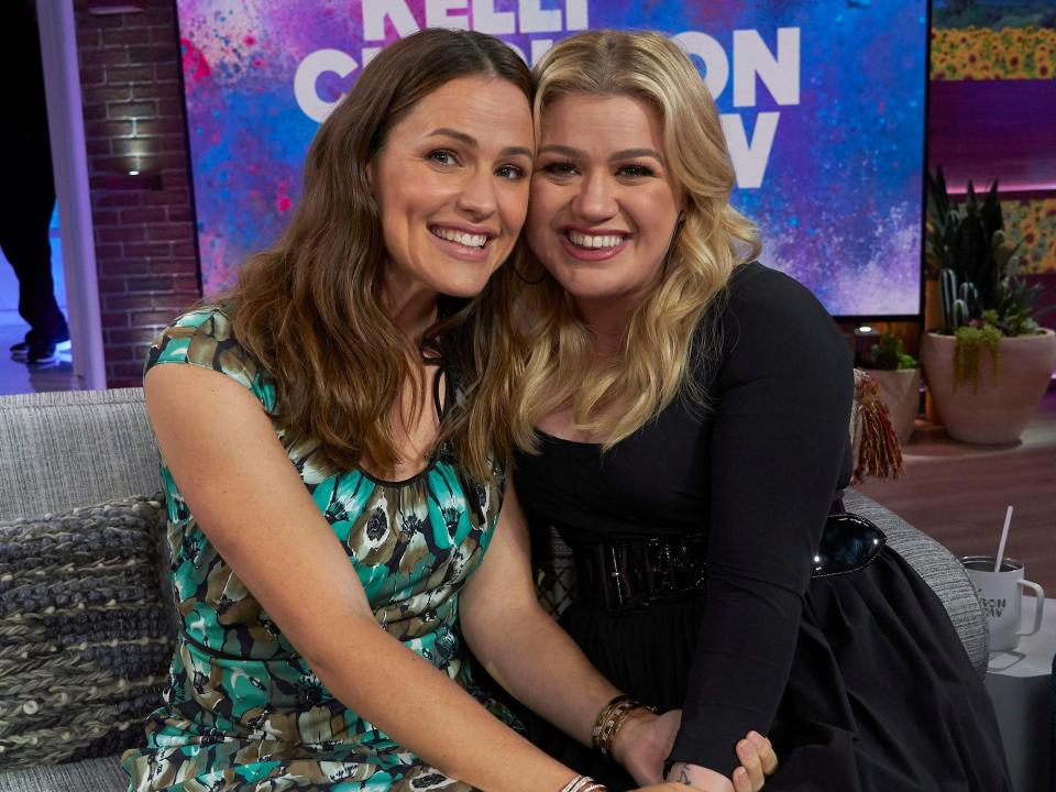 Jennifer Garner and Kelly Clarkson.