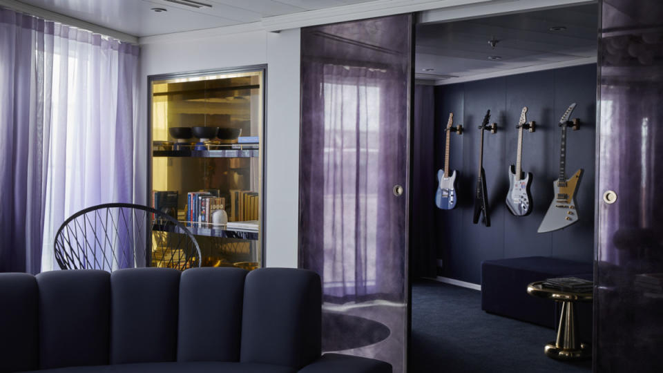 RockStar Suite passengers have exclusive access to a VIP club lounge. <p>Courtesy Image</p>