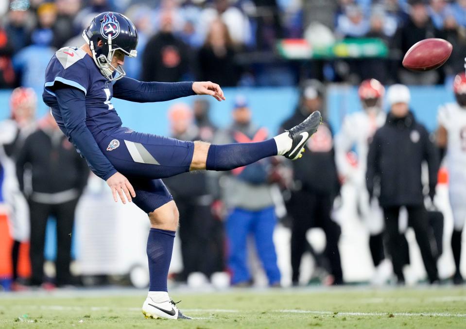 Tennessee Titans punter Brett Kern (6) punts the ball during the second quarter of an AFC divisional playoff game at Nissan Stadium Saturday, Jan. 22, 2022 in Nashville, Tenn.