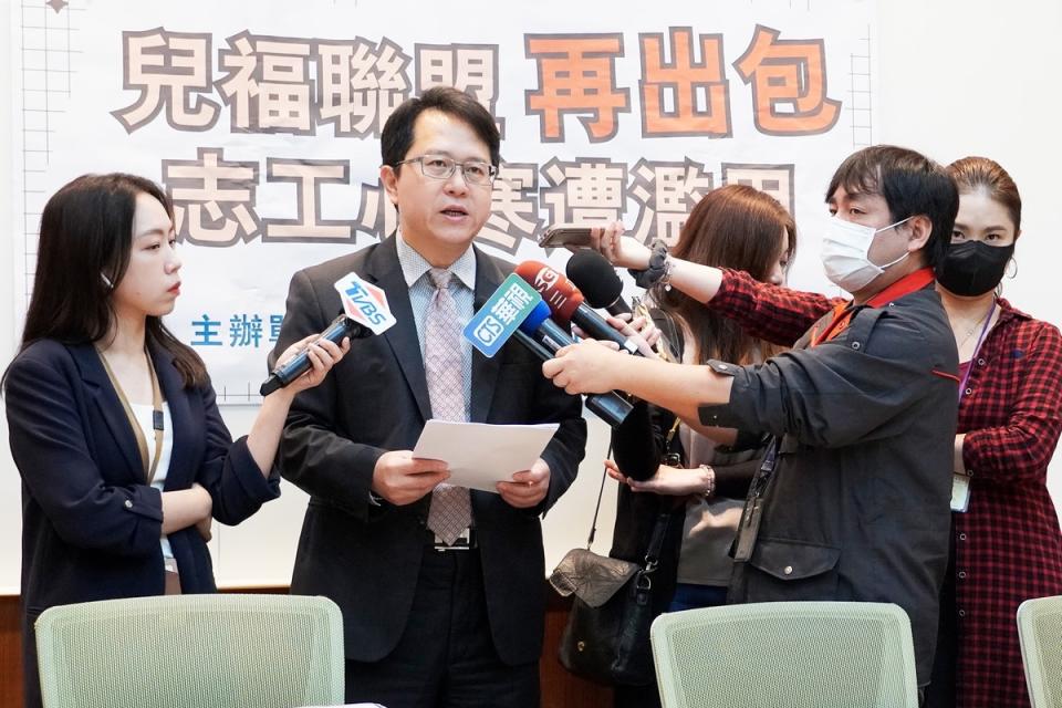 民進黨立委邱志偉接獲前兒盟志工爆料指「為非弱勢當免費家教」。   圖：立法委員邱志偉辦公室提供