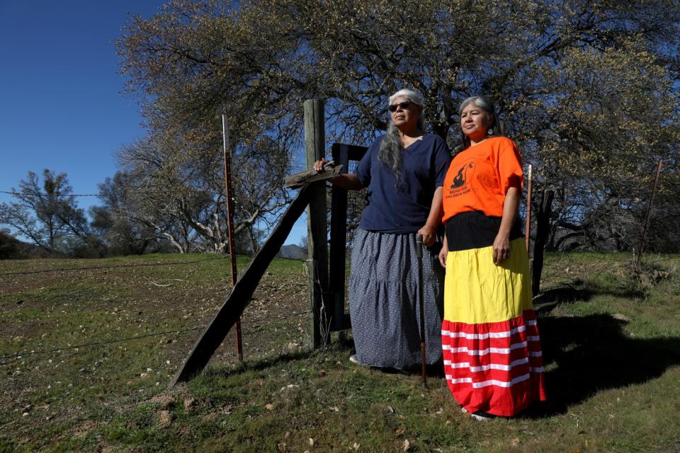 Shirley Guevara stands with her daughter, Taweah Garcia.