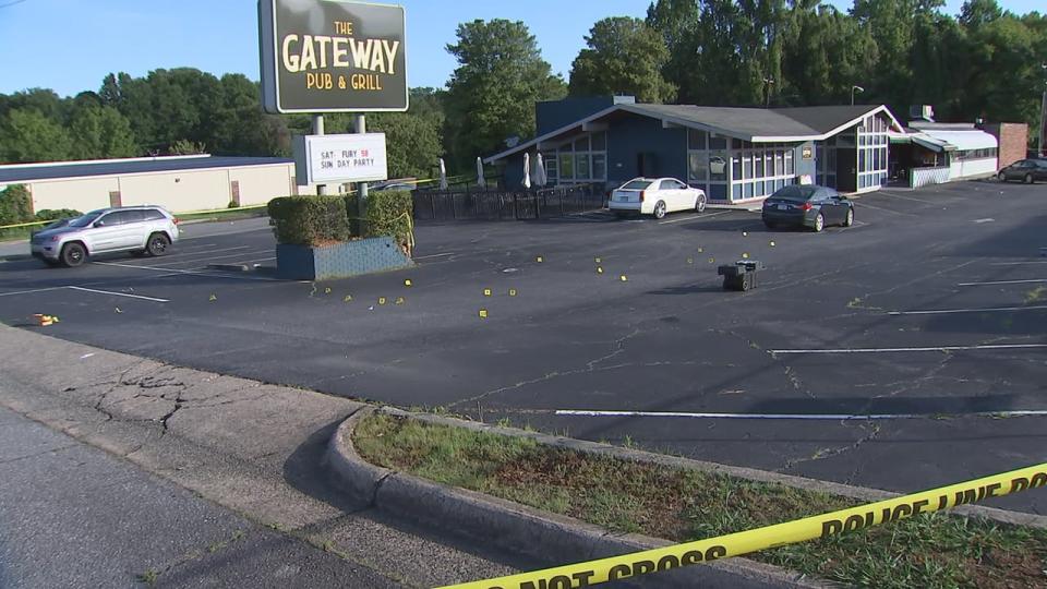 A shooting investigation is underway at a bar in Hickory. Channel 9′s Dave Faherty was at The Gateway Pub & Grill Sunday morning, and could see officers investigating in the parking lot.