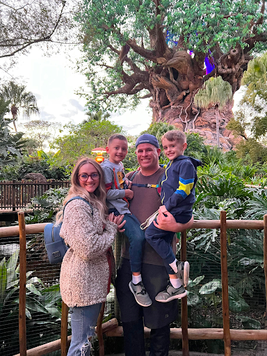 Courtney Porter with her husband, Mark, and two children, Neyland and Peyton. (Photo: Courtney Porter)