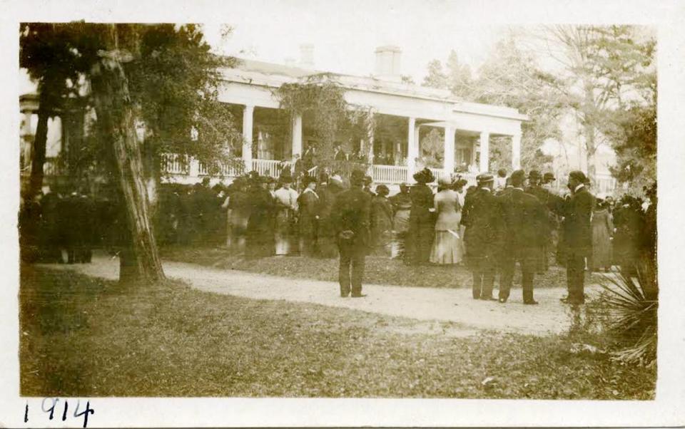 The reception at the Dixie White House was Mississippi’s first presidential reception and President Woodrow Wilson’s first public reception since taking office. He and his family vacationed at Pass Christian from Christmas Day 1913 to Jan. 11, 1914.