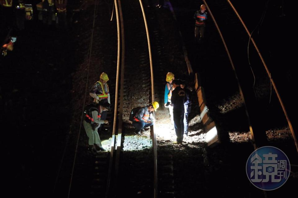 普悠瑪列車出軌，造成嚴重死傷，現場人員盡速搶修中。
