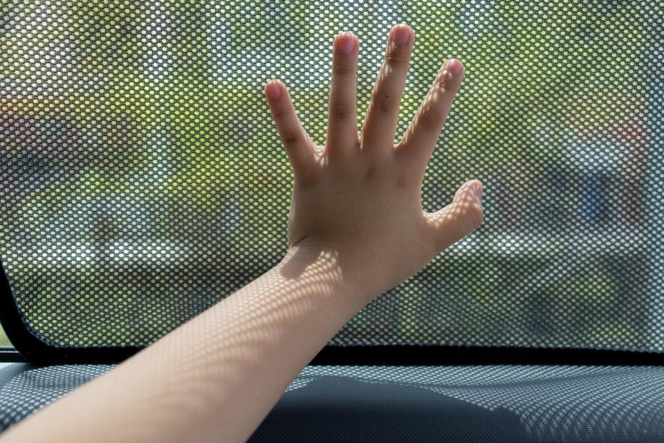 Regel Nummer eins: Kinder und Tiere bei warmem Wetter nie - auch nur eine Sekunde - im Auto lassen. Was man tun kann, damit es zu solchen Situationen nicht kommt (Symbolbild: Getty Images)