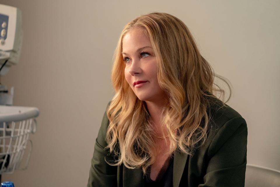 Dead To Me Season 3 CHRISTINA APPLEGATE as JEN HARDING i