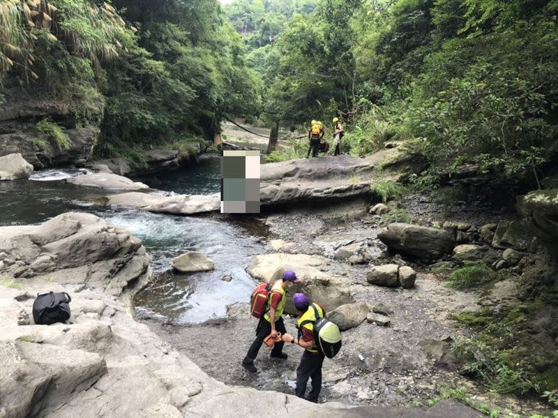 7名國中生到宇內溪上游戲水，其中3人不幸溺斃。（圖／翻攝畫面）