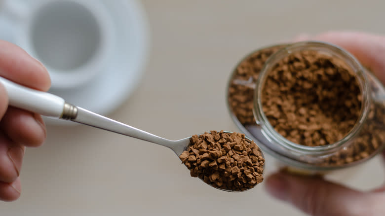 Teaspoon of instant coffee