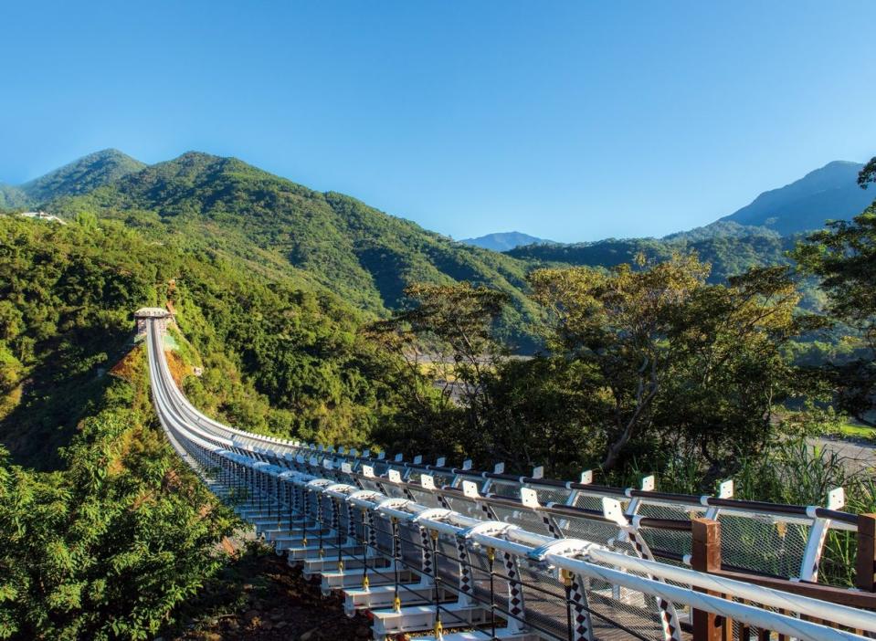 打卡景點】山川琉璃吊橋，5月起每周一開放免費通行攝影！