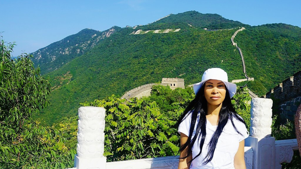 Woni Spotts in China