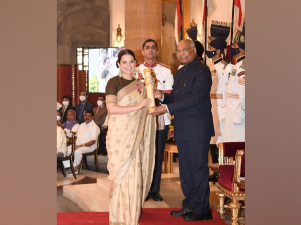 Kangana Ranaut receiving the Padma Shri Award (Image source: Instagram)