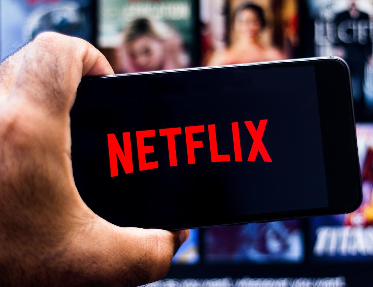 Netflix anunció una función que descargará contenido recomendado por al compañía al teléfono en forma automática