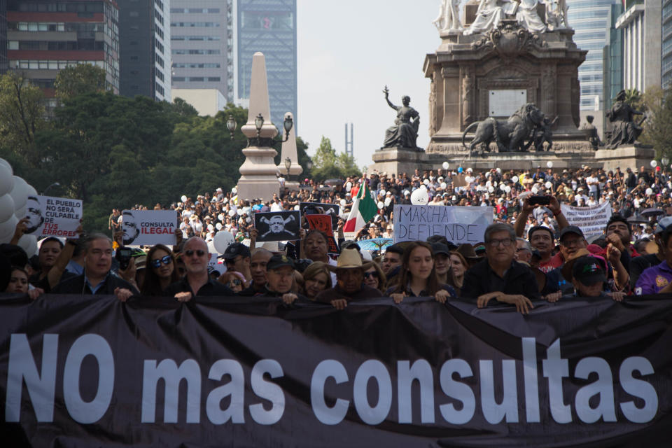 FOTOS | Así fue la 'Marcha Fifí' contra la consulta de López Obrador