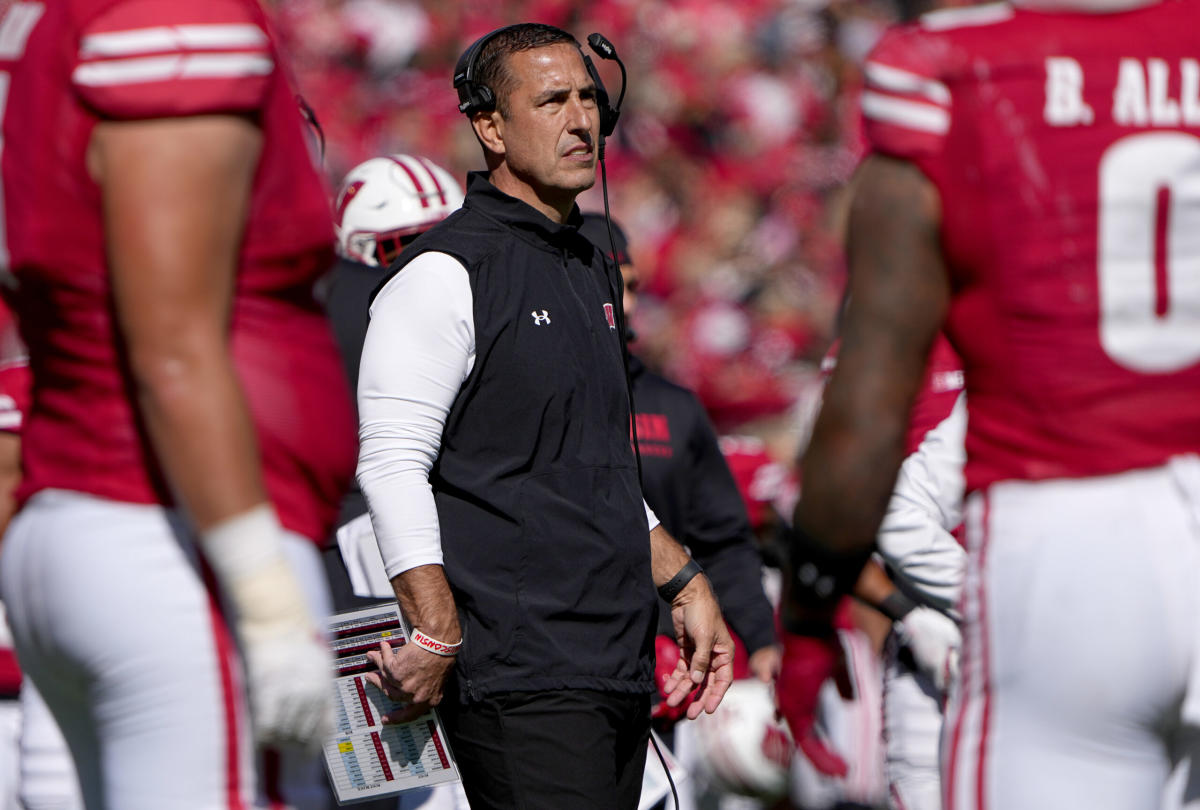 The Wisconsin Badgers narrowly missed ESPN’s post-spring top 25 ranking.