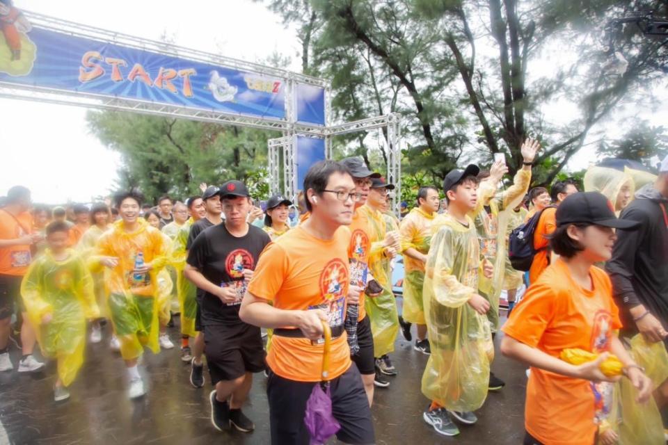 竹市「運動ｉ台灣，竹市ｉ運動」結合人氣動漫ＩＰ路跑，二十二日在南寮漁港展開。（記者曾芳蘭攝）