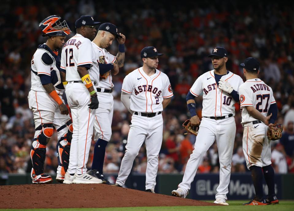 Dusty Baker makes a pitching change in the fifth inning of Game 6.