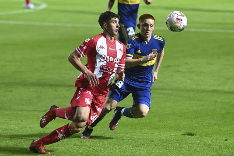 El 16/7/2021, una fecha que Valentín Barco nunca olvidará: el lateral izquierdo de 16 años se presentó en la primera de Boca ante Unión en Santa Fe; en la acción, ante Juan Nardoni