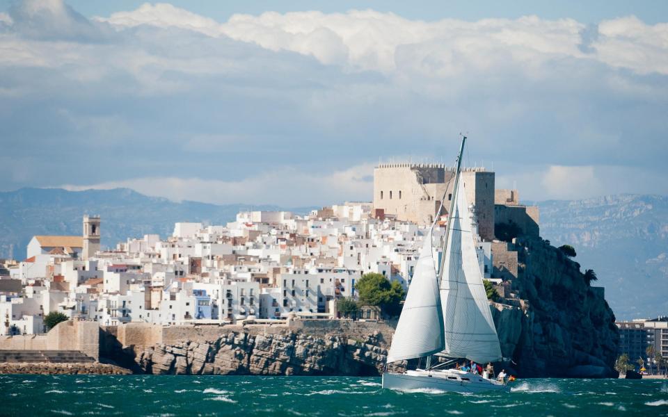 A sailboat in Peniscola - Juan Hernandez /Getty Images 