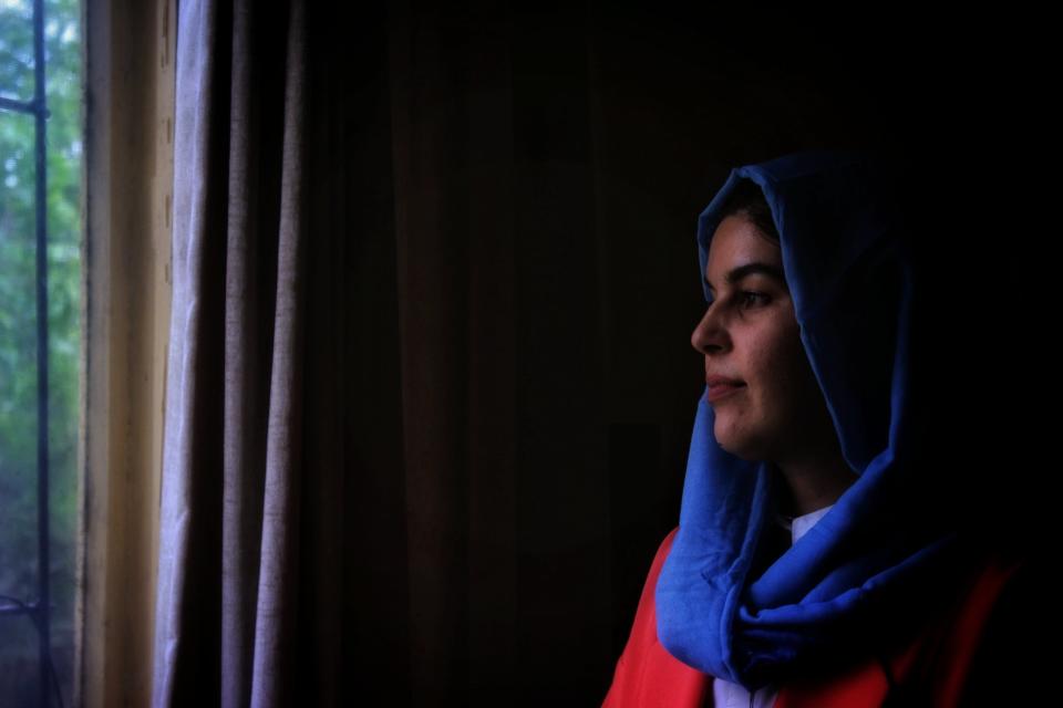 Fariha Esaar, Civil Activist and member of the Ma'arif Choir Campaign (Naseer Kawoshgar, Hasht e Subh Daily)