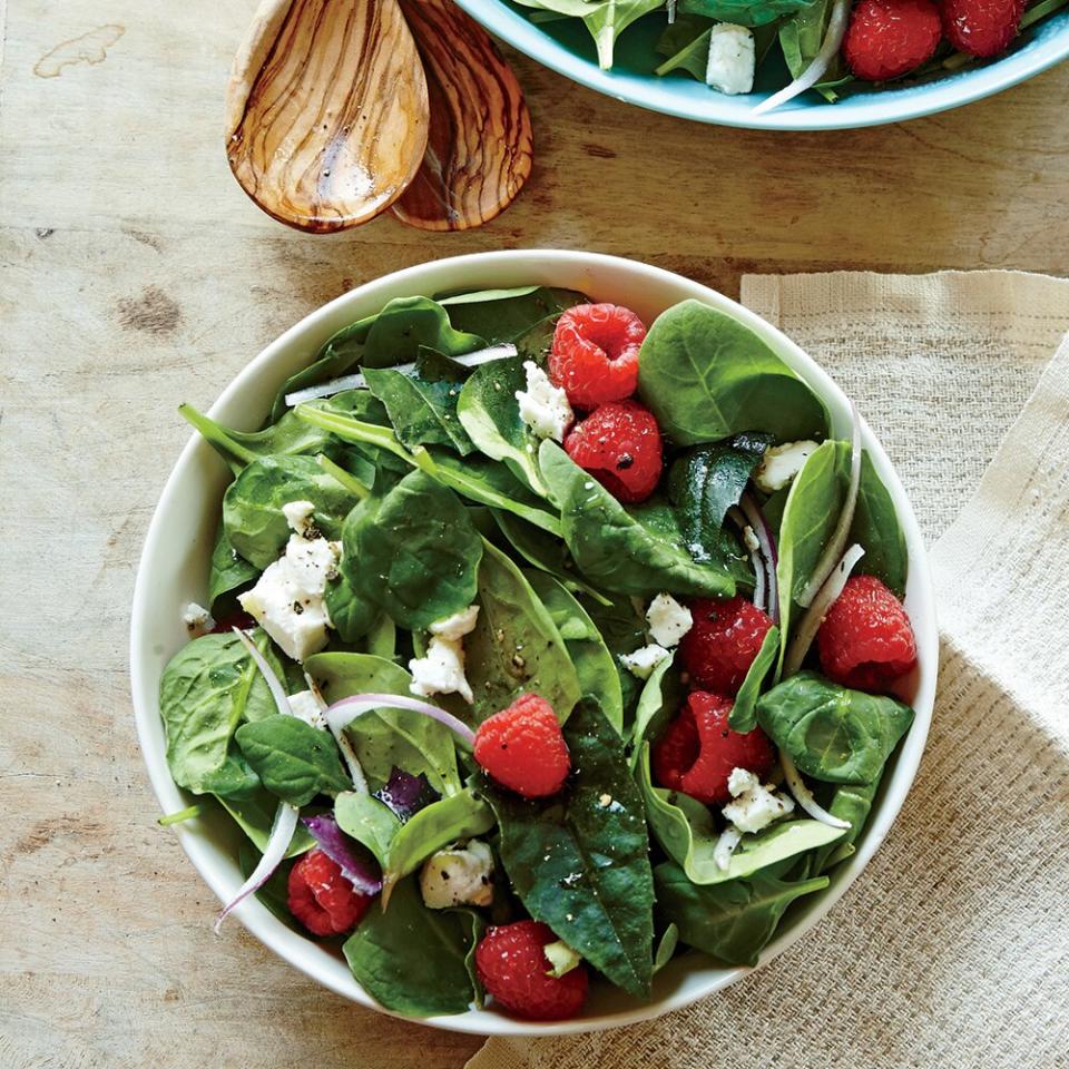 Spinach Salad with Berries and Goat Cheese