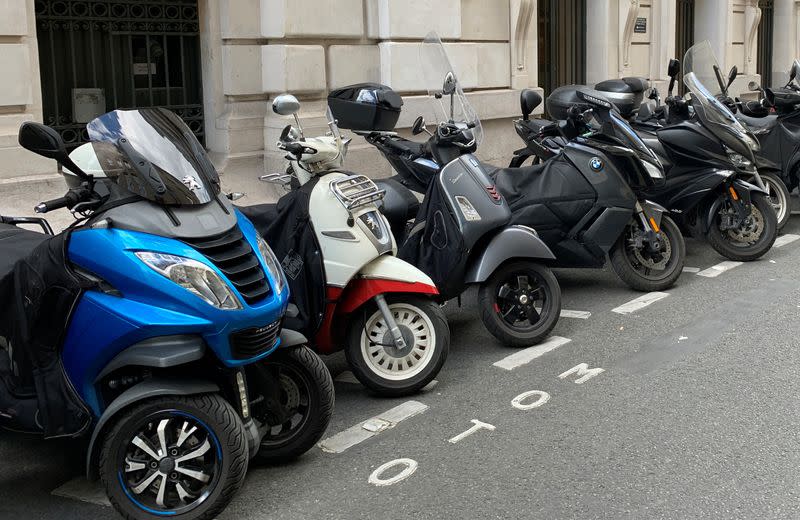 Paris to charge motorbikes for parking from September