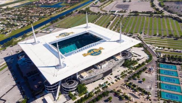 LUXURY EXPERIENCE - Hard Rock Stadium