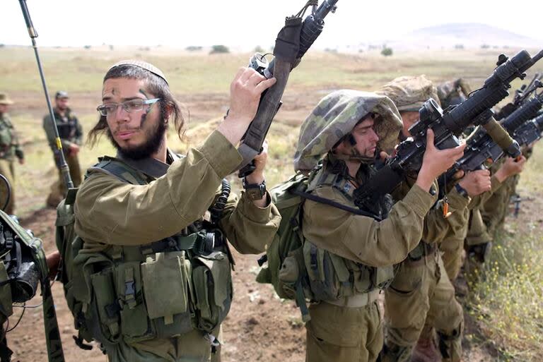 Soldados israelíes del batallón ultraortodoxo 
