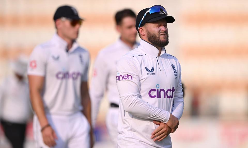 <span>Ben Duckett leaves the field with a suspected dislocated thumb and will rest the injury overnight.</span><span>Photograph: Stu Forster/Getty Images</span>