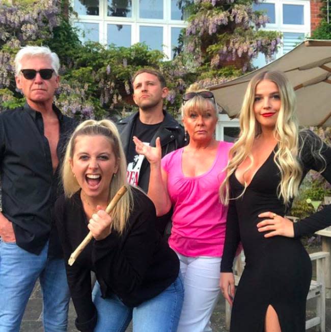 phillip-schofield-wife-steph-daughters